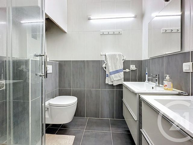 Appartement F3 à vendre - 3 pièces - 66 m2 - Juan Les Pins - 06 - PROVENCE-ALPES-COTE-D-AZUR