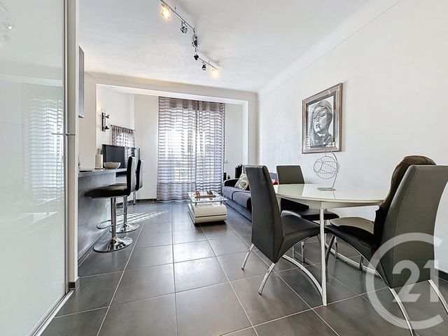 Appartement F3 à vendre - 3 pièces - 66 m2 - Juan Les Pins - 06 - PROVENCE-ALPES-COTE-D-AZUR