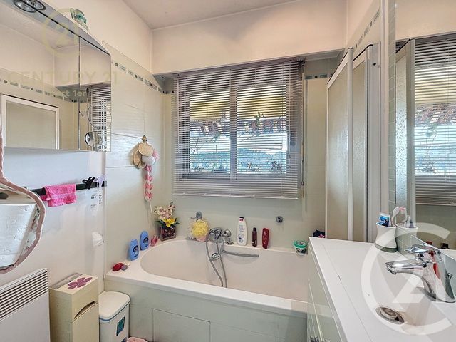 Appartement F4 à vendre - 4 pièces - 92 m2 - Antibes - 06 - PROVENCE-ALPES-COTE-D-AZUR