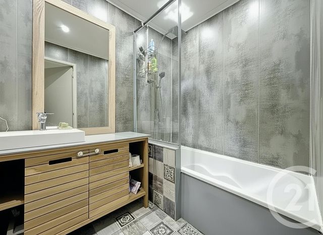 Appartement F3 &agrave; vendre - 3 pi&egrave;ces - 69,14 m2 - Antibes - 06 - PROVENCE-ALPES-COTE-D-AZUR