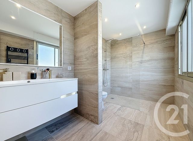 Appartement F3 à vendre - 3 pièces - 77,72 m2 - Antibes - 06 - PROVENCE-ALPES-COTE-D-AZUR