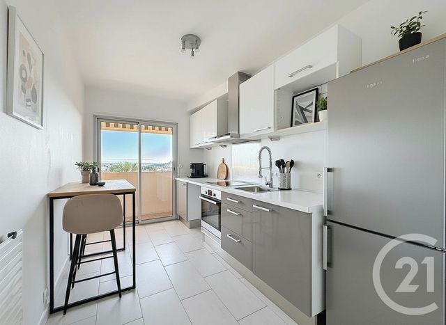 Appartement F4 à louer - 4 pièces - 100,11 m2 - Antibes - 06 - PROVENCE-ALPES-COTE-D-AZUR