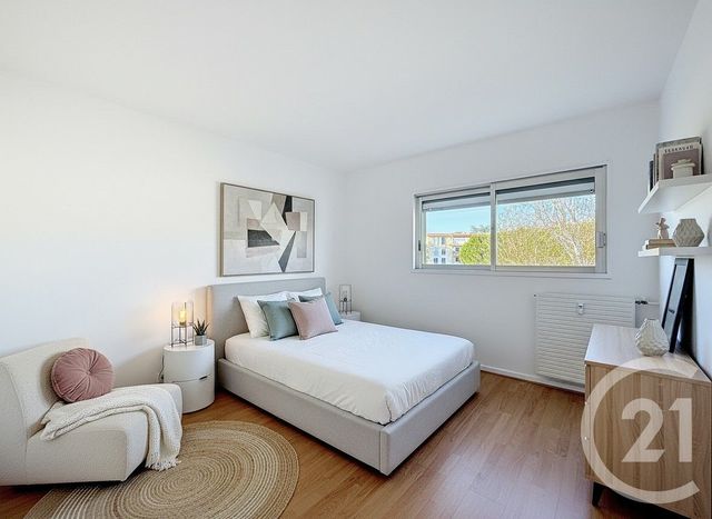 Appartement F4 à louer - 4 pièces - 100,11 m2 - Antibes - 06 - PROVENCE-ALPES-COTE-D-AZUR