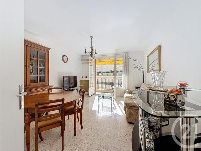 Appartement F2 à vendre - 2 pièces - 48,82 m2 - Antibes - 06 - PROVENCE-ALPES-COTE-D-AZUR