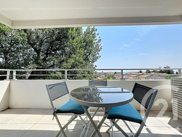 Appartement T3 à vendre - 3 pièces - 64,10 m2 - Antibes - 06 - PROVENCE-ALPES-COTE-D-AZUR