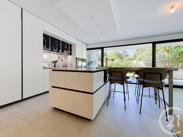 Appartement F3 &agrave; vendre - 3 pi&egrave;ces - 84,86 m2 - Antibes - 06 - PROVENCE-ALPES-COTE-D-AZUR
