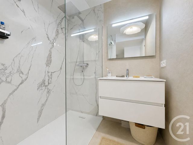 Appartement F3 &agrave; vendre - 3 pi&egrave;ces - 84,86 m2 - Antibes - 06 - PROVENCE-ALPES-COTE-D-AZUR