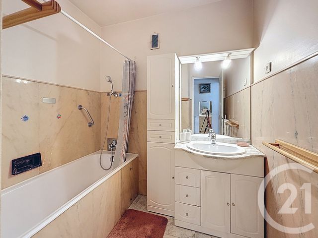 Appartement F3 à vendre - 3 pièces - 65,80 m2 - Antibes - 06 - PROVENCE-ALPES-COTE-D-AZUR