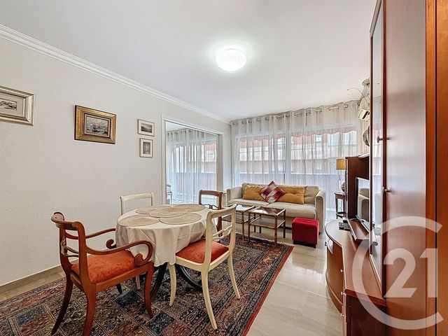 Appartement F3 à vendre - 3 pièces - 65,80 m2 - Antibes - 06 - PROVENCE-ALPES-COTE-D-AZUR