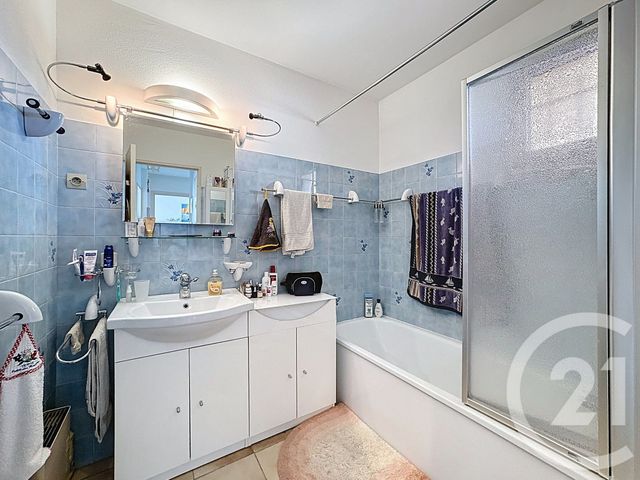 Appartement T2 à vendre - 2 pièces - 48,40 m2 - Antibes - 06 - PROVENCE-ALPES-COTE-D-AZUR