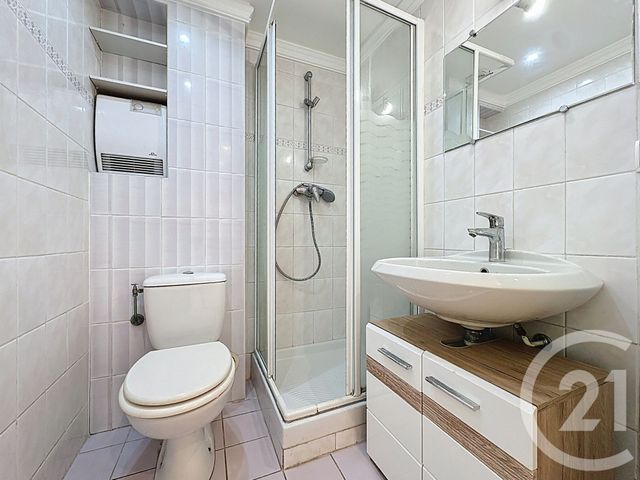 Appartement F3 à louer - 3 pièces - 49,56 m2 - Juan Les Pins - 06 - PROVENCE-ALPES-COTE-D-AZUR