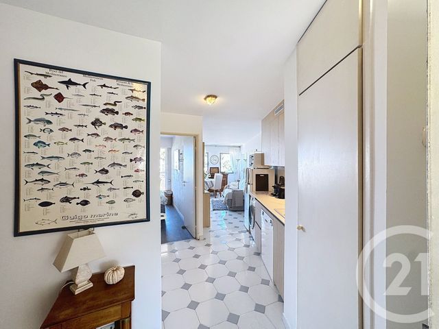 Appartement F2 à louer - 2 pièces - 39,11 m2 - Antibes - 06 - PROVENCE-ALPES-COTE-D-AZUR