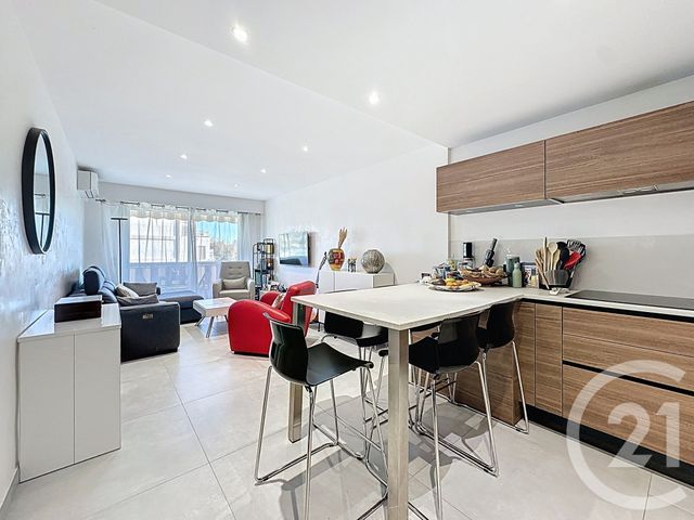 Appartement F4 à vendre - 4 pièces - 72,60 m2 - Antibes - 06 - PROVENCE-ALPES-COTE-D-AZUR