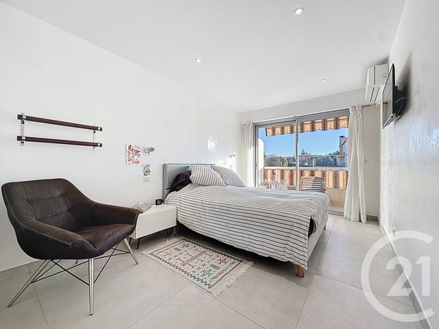 Appartement F4 à vendre - 4 pièces - 72,60 m2 - Antibes - 06 - PROVENCE-ALPES-COTE-D-AZUR