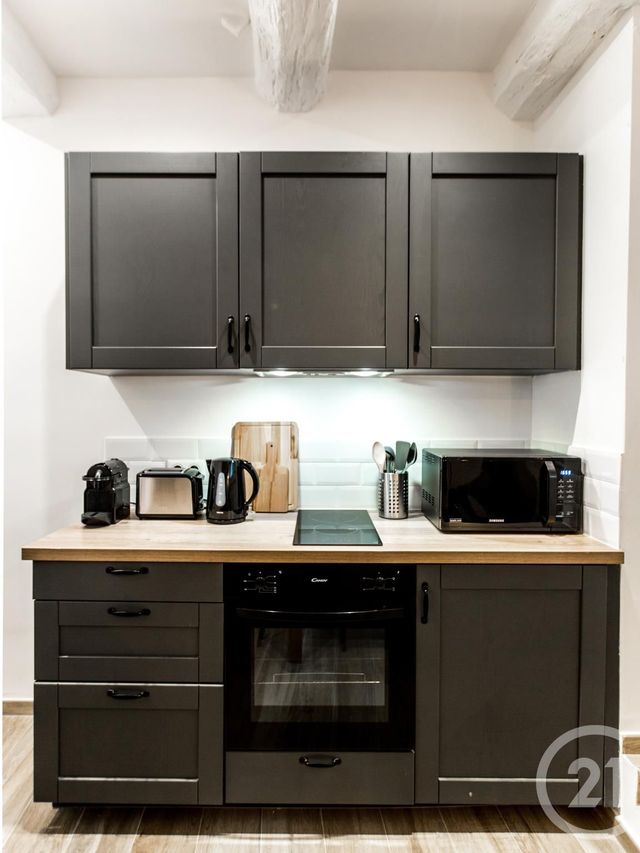 Appartement F1 &agrave; louer - 2 pi&egrave;ces - 26,90 m2 - Antibes - 06 - PROVENCE-ALPES-COTE-D-AZUR