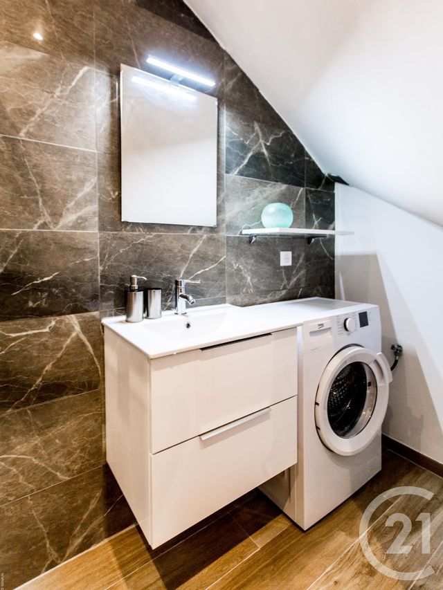 Appartement F1 &agrave; louer - 2 pi&egrave;ces - 26,90 m2 - Antibes - 06 - PROVENCE-ALPES-COTE-D-AZUR