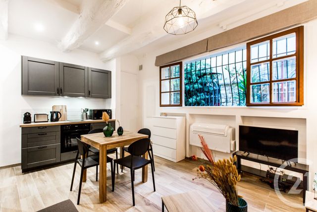 Appartement F1 &agrave; louer - 2 pi&egrave;ces - 26,90 m2 - Antibes - 06 - PROVENCE-ALPES-COTE-D-AZUR