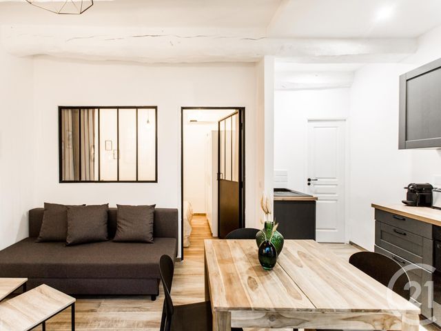 Appartement F1 &agrave; louer - 2 pi&egrave;ces - 26,90 m2 - Antibes - 06 - PROVENCE-ALPES-COTE-D-AZUR