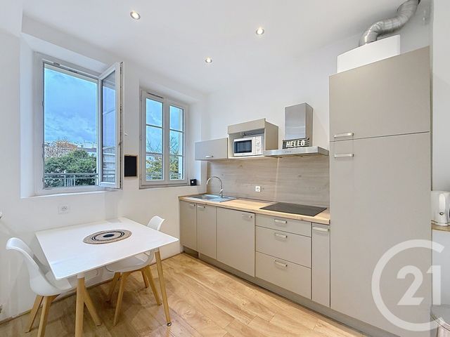 Appartement F2 à louer - 2 pièces - 41,87 m2 - Juan Les Pins - 06 - PROVENCE-ALPES-COTE-D-AZUR