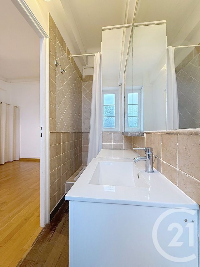 Appartement F2 à louer - 2 pièces - 41,87 m2 - Juan Les Pins - 06 - PROVENCE-ALPES-COTE-D-AZUR