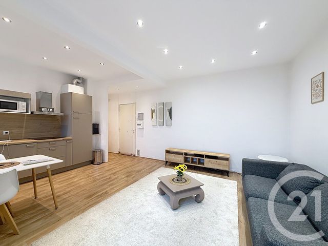 Appartement F2 à louer - 2 pièces - 41,87 m2 - Juan Les Pins - 06 - PROVENCE-ALPES-COTE-D-AZUR