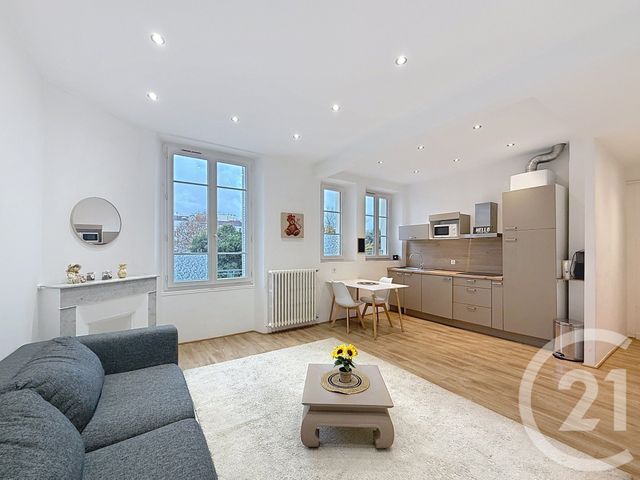 Appartement F2 à louer - 2 pièces - 41,87 m2 - Juan Les Pins - 06 - PROVENCE-ALPES-COTE-D-AZUR