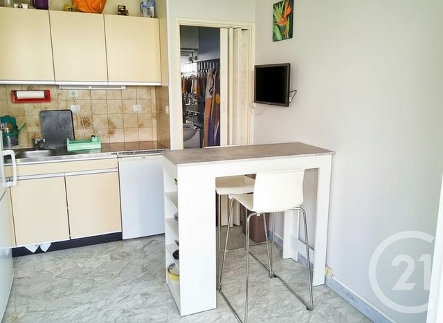 Appartement Studio &agrave; louer - 1 pi&egrave;ce - 19,57 m2 - Antibes - 06 - PROVENCE-ALPES-COTE-D-AZUR