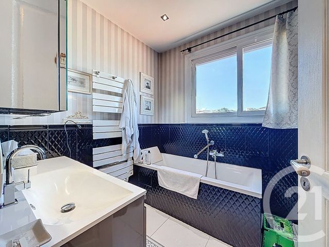 Maison &agrave; vendre - 5 pi&egrave;ces - 122,30 m2 - Antibes - 06 - PROVENCE-ALPES-COTE-D-AZUR