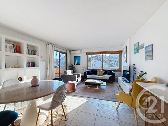 Appartement F3 &agrave; louer - 3 pi&egrave;ces - 79,03 m2 - Antibes - 06 - PROVENCE-ALPES-COTE-D-AZUR