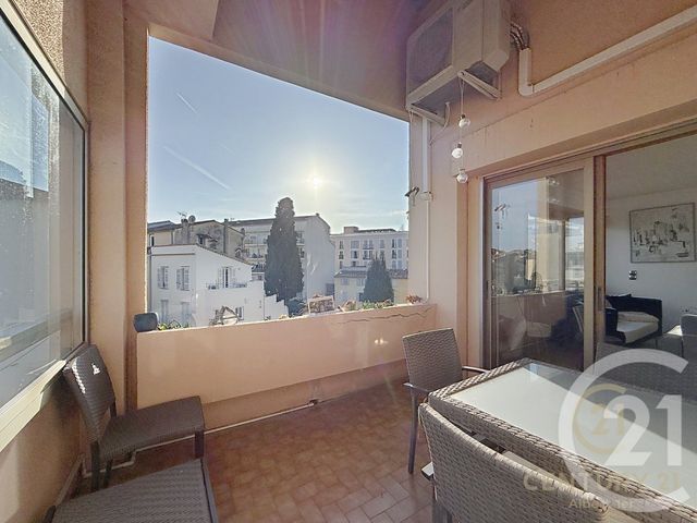 Appartement F3 &agrave; louer - 3 pi&egrave;ces - 79,03 m2 - Antibes - 06 - PROVENCE-ALPES-COTE-D-AZUR