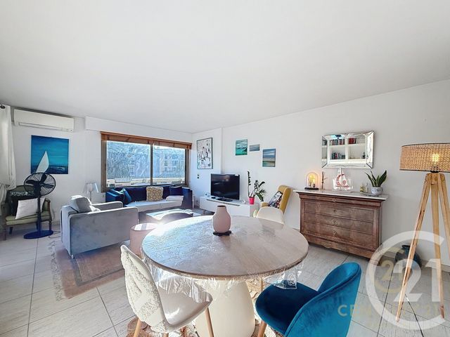 Appartement F3 &agrave; louer - 3 pi&egrave;ces - 79,03 m2 - Antibes - 06 - PROVENCE-ALPES-COTE-D-AZUR