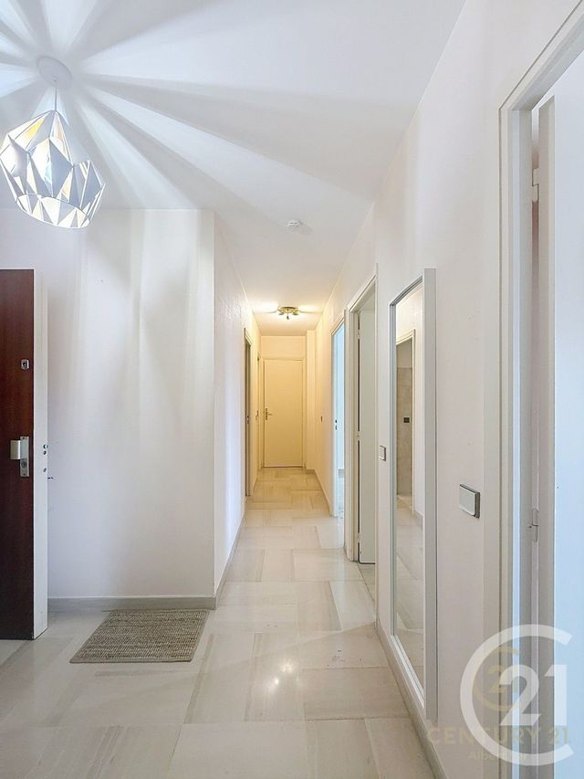 Appartement F2 &agrave; louer - 2 pi&egrave;ces - 54,01 m2 - Antibes - 06 - PROVENCE-ALPES-COTE-D-AZUR