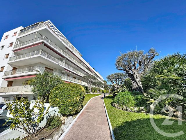 Appartement T3 &agrave; vendre - 3 pi&egrave;ces - 79,41 m2 - Antibes - 06 - PROVENCE-ALPES-COTE-D-AZUR