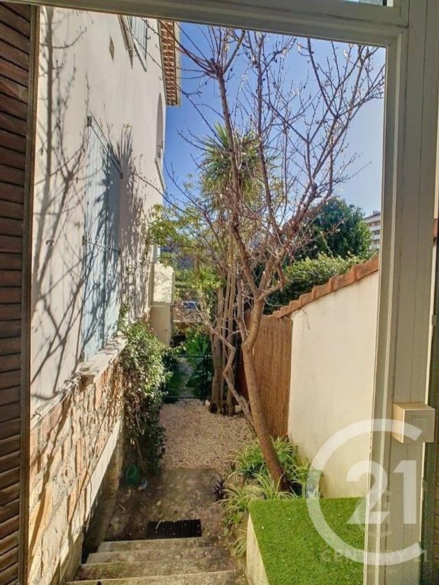 Appartement F1 &agrave; louer - 1 pi&egrave;ce - 30,09 m2 - Antibes - 06 - PROVENCE-ALPES-COTE-D-AZUR