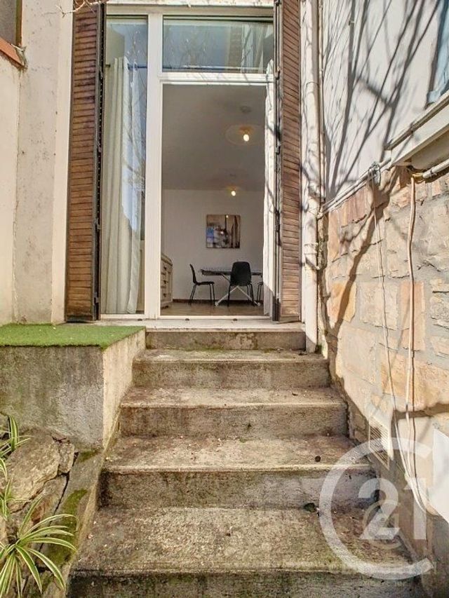 Appartement F1 &agrave; louer - 1 pi&egrave;ce - 30,09 m2 - Antibes - 06 - PROVENCE-ALPES-COTE-D-AZUR