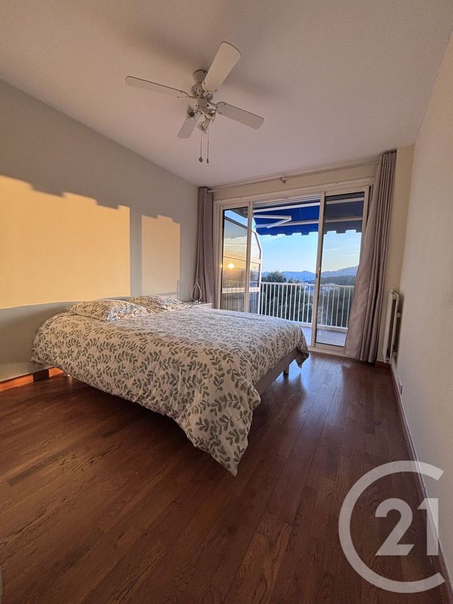 Appartement F4 &agrave; vendre - 4 pi&egrave;ces - 82,16 m2 - Antibes - 06 - PROVENCE-ALPES-COTE-D-AZUR