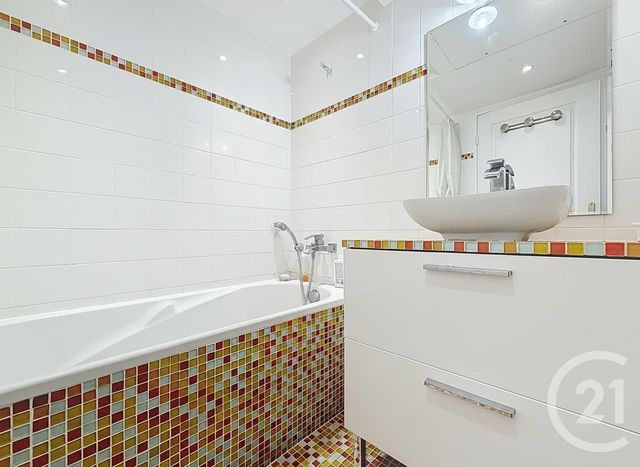 Appartement F5 &agrave; vendre - 5 pi&egrave;ces - 143,06 m2 - Antibes - 06 - PROVENCE-ALPES-COTE-D-AZUR