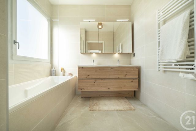 Maison &agrave; vendre - 5 pi&egrave;ces - 144,24 m2 - Antibes - 06 - PROVENCE-ALPES-COTE-D-AZUR