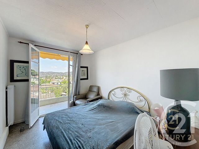 Appartement &agrave; louer - 2 pi&egrave;ces - 49,33 m2 - Juan Les Pins - 06 - PROVENCE-ALPES-COTE-D-AZUR