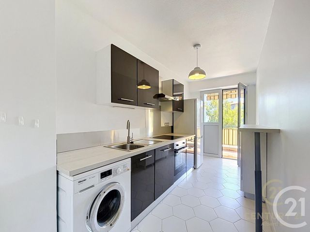 Appartement F3 &agrave; vendre - 3 pi&egrave;ces - 75,02 m2 - Antibes - 06 - PROVENCE-ALPES-COTE-D-AZUR