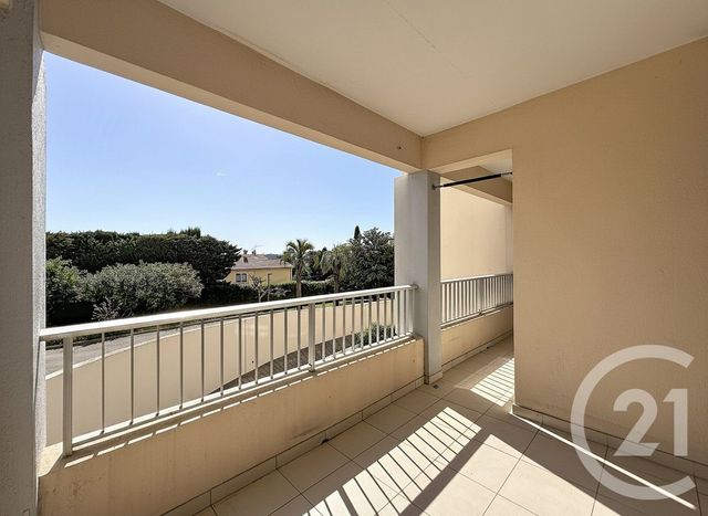 Appartement F3 &agrave; louer - 3 pi&egrave;ces - 55,22 m2 - Antibes - 06 - PROVENCE-ALPES-COTE-D-AZUR