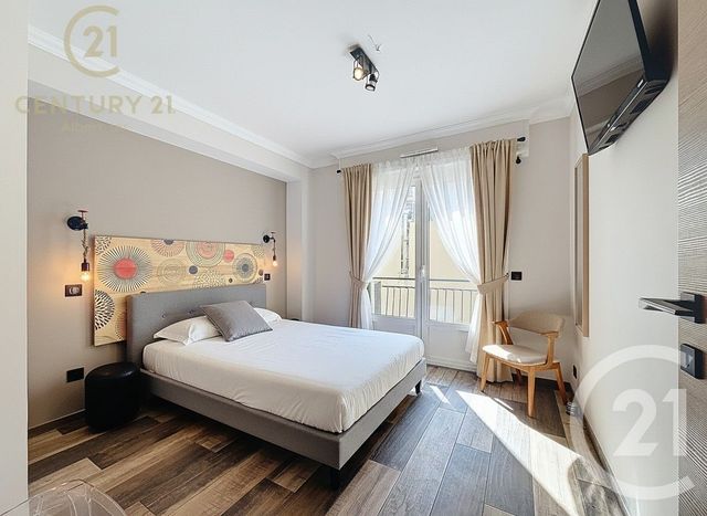 Appartement F4 &agrave; vendre - 4 pi&egrave;ces - 66,86 m2 - Antibes - 06 - PROVENCE-ALPES-COTE-D-AZUR