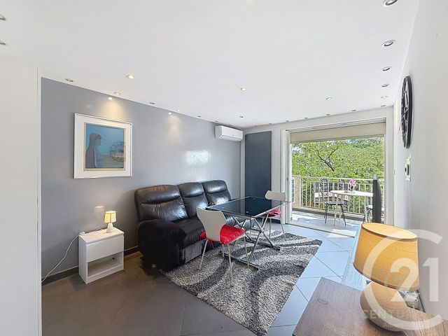 Appartement F3 &agrave; louer - 3 pi&egrave;ces - 55,44 m2 - Antibes - 06 - PROVENCE-ALPES-COTE-D-AZUR