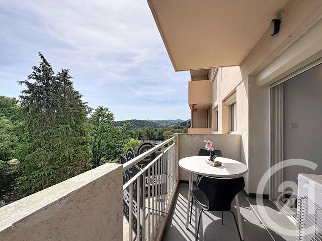 Appartement F3 &agrave; louer - 3 pi&egrave;ces - 55,44 m2 - Antibes - 06 - PROVENCE-ALPES-COTE-D-AZUR