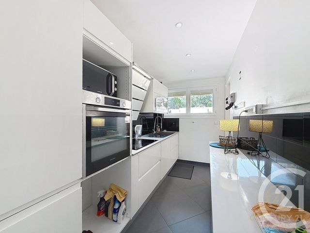 Appartement F3 &agrave; louer - 3 pi&egrave;ces - 55,44 m2 - Antibes - 06 - PROVENCE-ALPES-COTE-D-AZUR