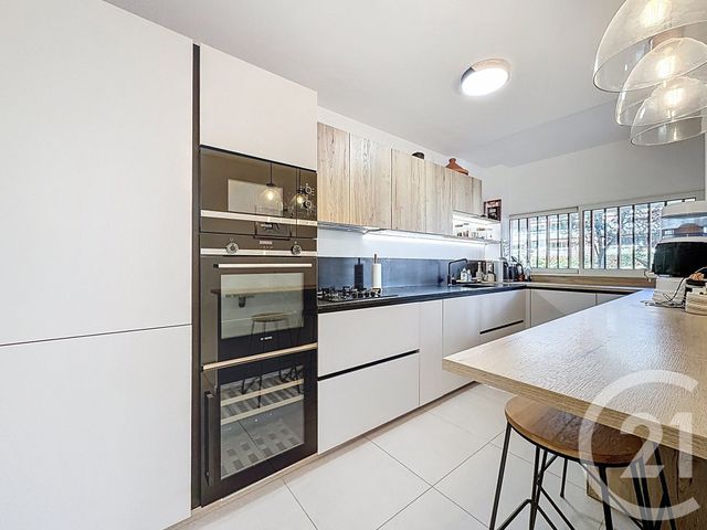 Appartement F4 &agrave; vendre - 4 pi&egrave;ces - 85,02 m2 - Antibes - 06 - PROVENCE-ALPES-COTE-D-AZUR