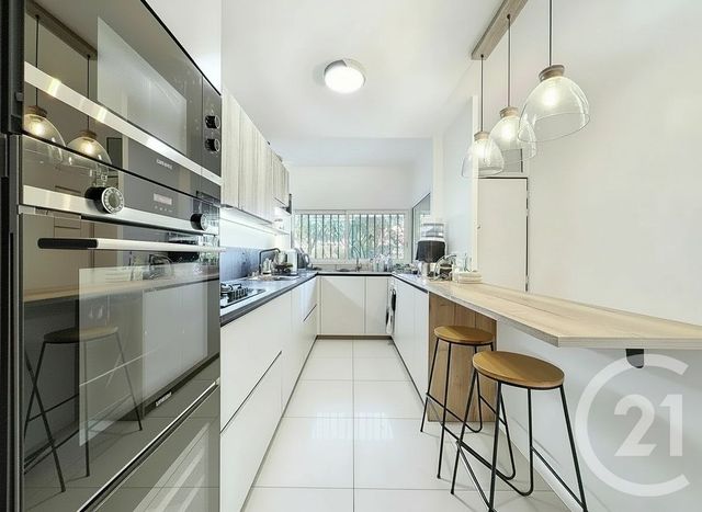 Appartement F4 &agrave; vendre - 4 pi&egrave;ces - 85,02 m2 - Antibes - 06 - PROVENCE-ALPES-COTE-D-AZUR