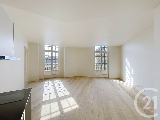 Appartement F1 &agrave; louer - 1 pi&egrave;ce - 44,20 m2 - Antibes - 06 - PROVENCE-ALPES-COTE-D-AZUR