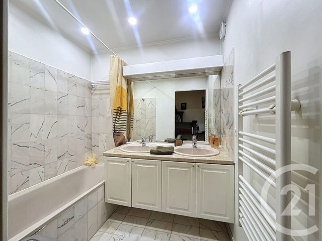 Appartement F3 &agrave; vendre - 3 pi&egrave;ces - 66,70 m2 - Antibes - 06 - PROVENCE-ALPES-COTE-D-AZUR