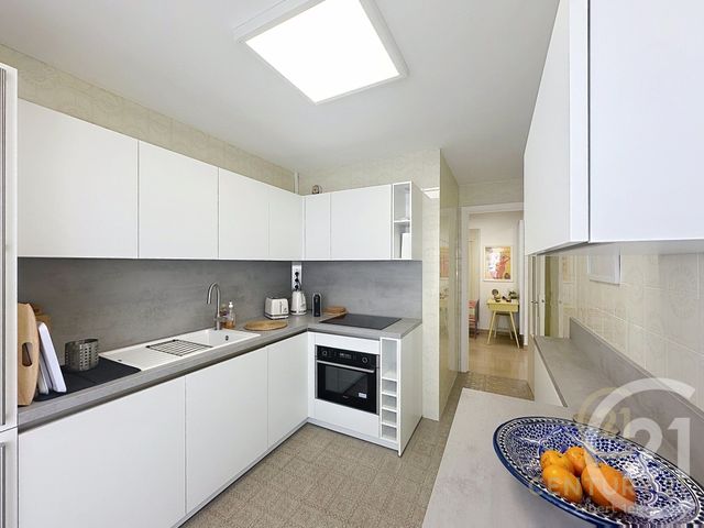 Appartement F2 &agrave; louer - 2 pi&egrave;ces - 58,81 m2 - Antibes - 06 - PROVENCE-ALPES-COTE-D-AZUR